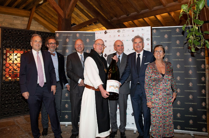 Des enchères de vins réunissent 852 750€ pour l’abbaye de Cîteaux