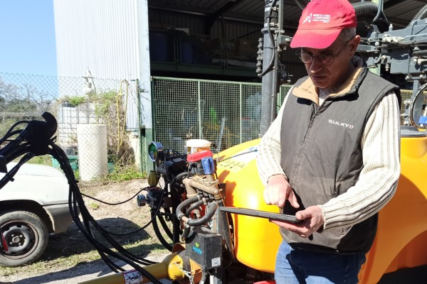 Une pulvérisation de phytos intelligente commandée depuis sa tablette