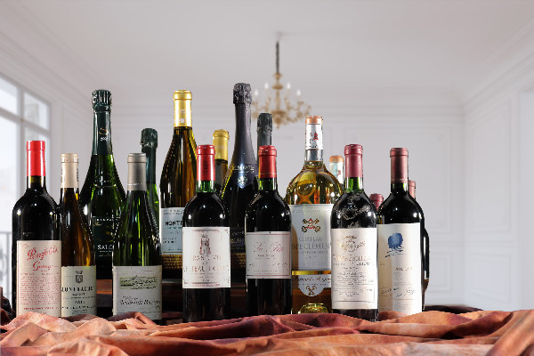 Bernard Magrez vend aux enchères les vins de son restaurant étoilé