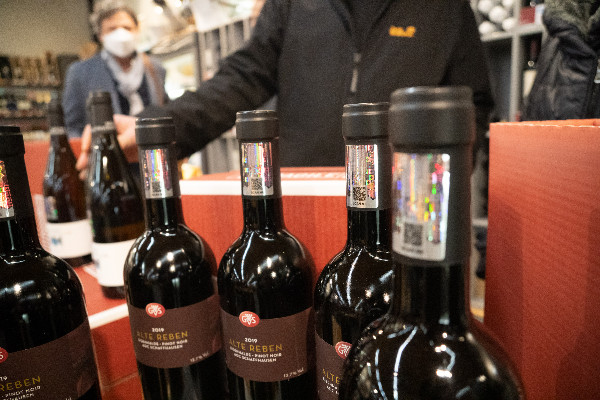 Les vins suisses connectés à la blockchain