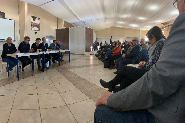 Réunion de crise de parole pour les vignerons de Bordeaux