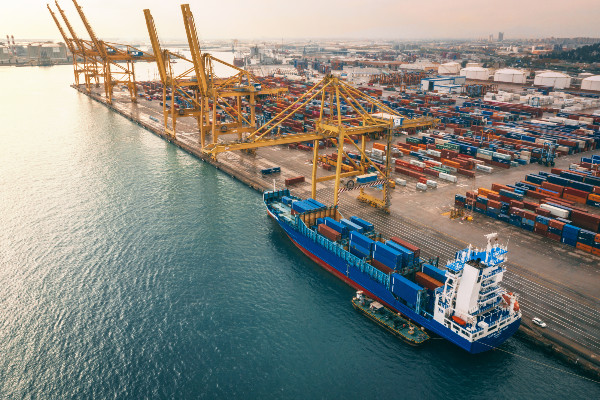 Toujours des grèves pour les ports français et l’export des vins