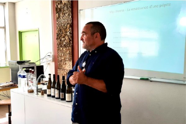 Condrieu et Côte-Rôtie font la promotion de leurs vins aux futurs sommeliers 