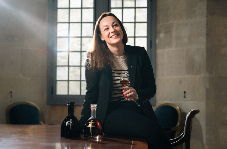 Agathe Boinot signe les cognacs de Jay-Z