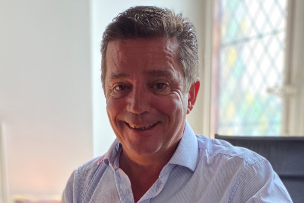 Philippe Tapie préside Bordeaux Négoce 'aux côtés de la propriété dans cette période charnière'