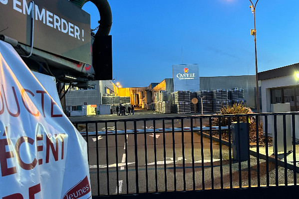 Castel réclame 100 000 € aux vignerons manifestants l'ayant bloqué