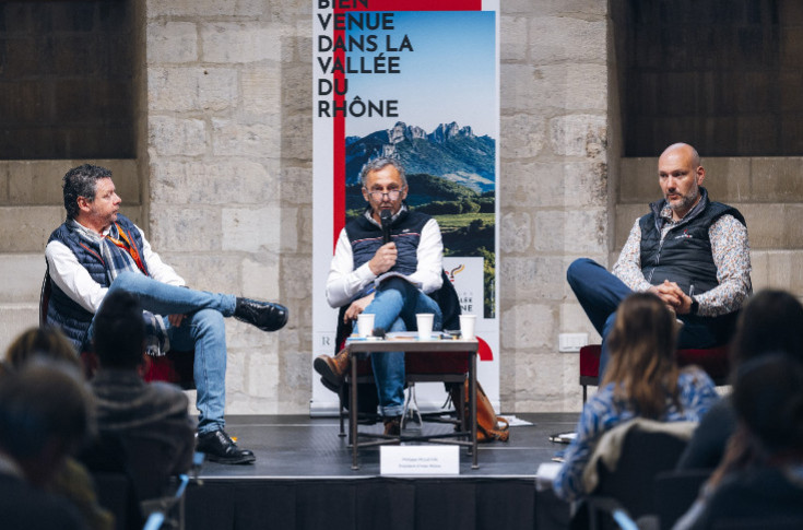 Les vins du Rhône mettent plus d’argent sur le marché français