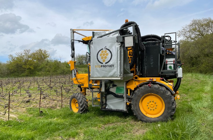 Nouveau pulvé confiné pour vignes étroites chez Grégoire
