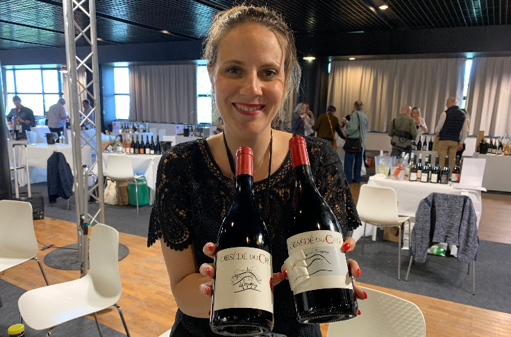 3 innovations de salon : étiquette polissonne, cuvée collective et bouteille irisée