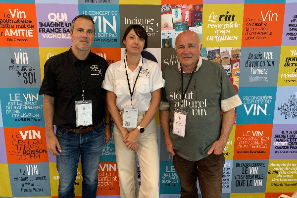 Une 'ONG de plaidoyer' pour donner un statut culturel au vin