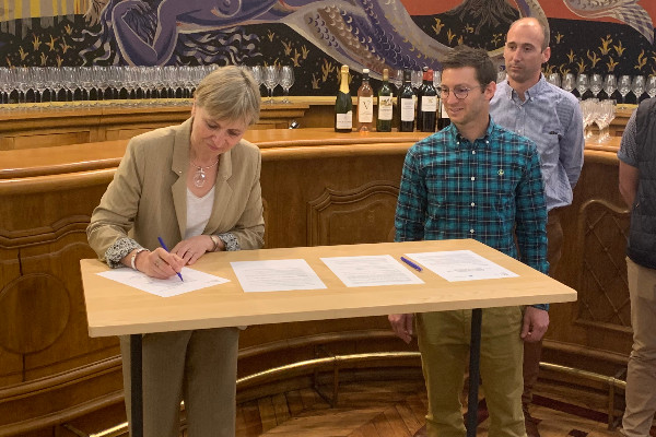 L’emploi viticole appelé à jouer charte sur table pour recruter   