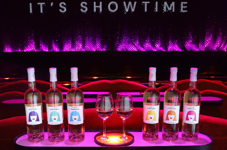 La revue osée du Crazy Horse revue en rosé