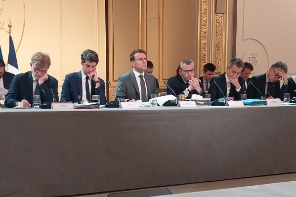 Emmanuel Macron invité à incarner la sagesse de la consommation de vin