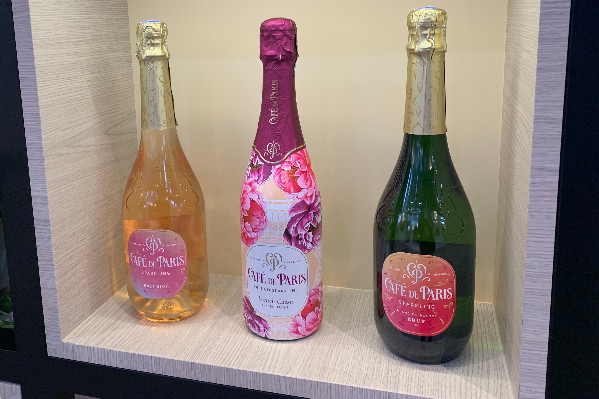 Café de Paris prépare sa révolution en vin de France, bouteille réemployable, zéro degré, crémant de Bordeaux…