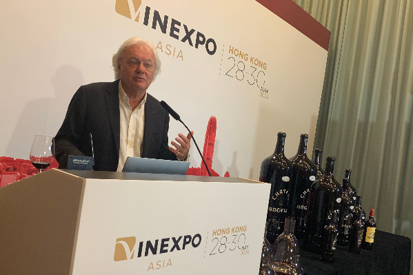 Angelus au-delà du classement de Saint-Émilion et de 'la route étroite' du bio