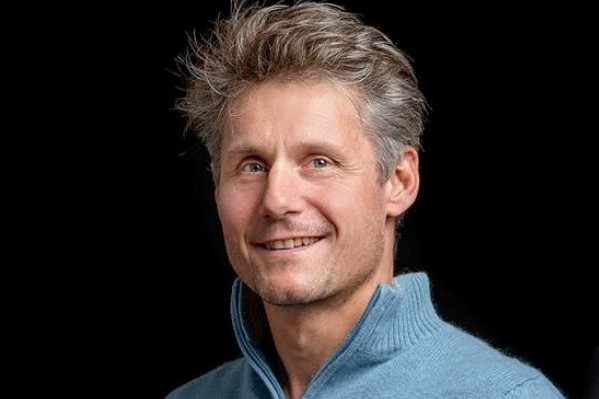 Déjà 1 mois d’étau de change à 10 % et de taxes Trump à 10 % pour l’export des vins