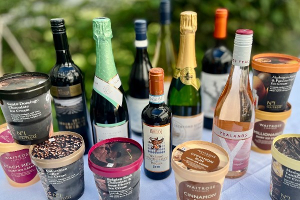 Entre glaces et vins légers, les distributeurs britanniques innovent pour séduire un jeune public