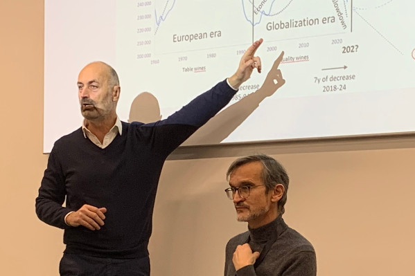 'On pourra continuer à arracher toujours plus de vigne, cela ne changera rien si on continue à proposer les mêmes vins aux mêmes personnes.'