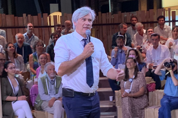 L’agroécologie c’est moins d’emprunt et plus de revenu selon Stéphane Le Foll