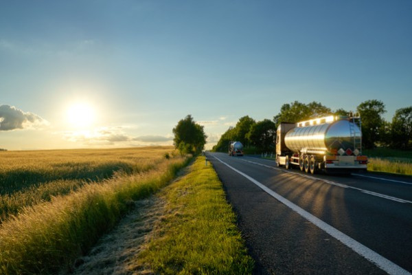'Pouet pouet camion'… Le transporteur des vins en vrac pris dans une affaire de harcèlement sexuel
