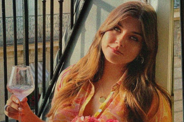 Gérard Bertrand sera-t-il plaqué par la loi Évin pour avoir osé ce vin rosé ?