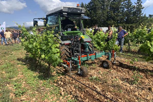  Clemens présente trois nouvelles machines pour les travaux d'été dans les vignes