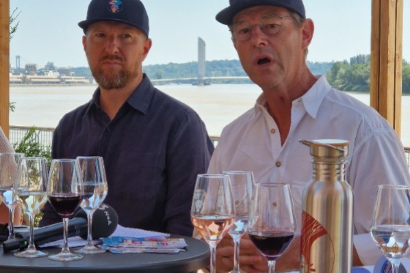 Bordeaux fête le vin à quai et son rayonnement auprès des cavistes et restaurateurs