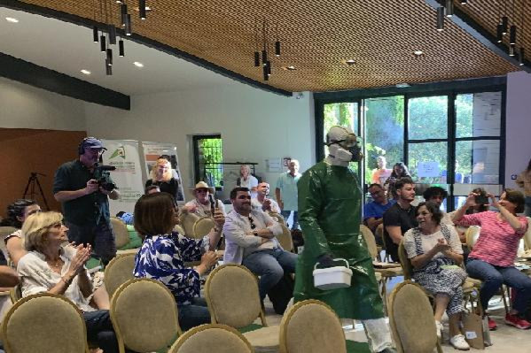 'Dans ta combinaison, t'es canon !', un défilé rend sexy les EPI