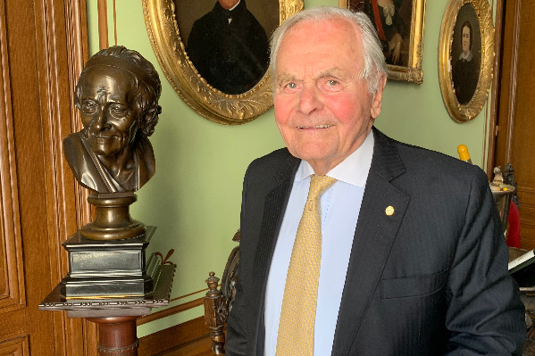 Parole de Bernard Magrez, il faut des moyens pour vendre du vin