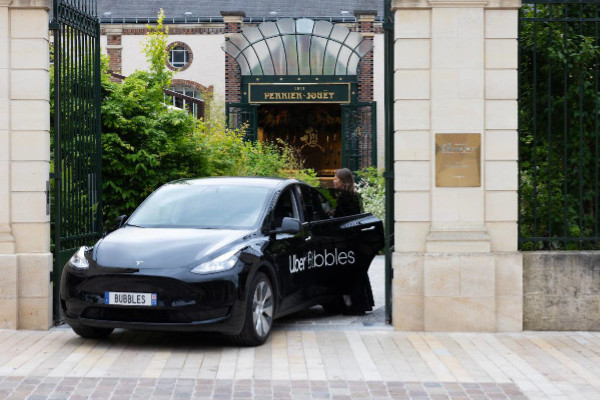 Uber connecte Paris à la Champagne pour les touristes et les JO