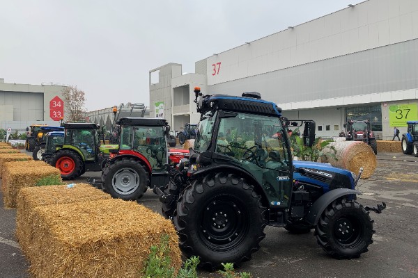 Le marché du tracteur se prend les pieds dans les ceps de vigne