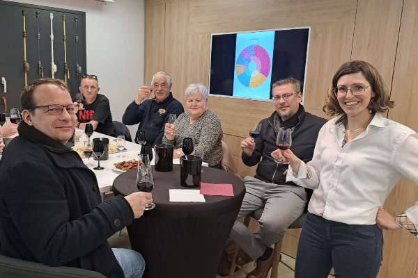 Wine tasting pour team building