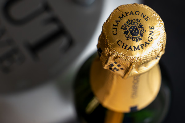 Champagne coiffé sans plastique pour Moët & Chandon