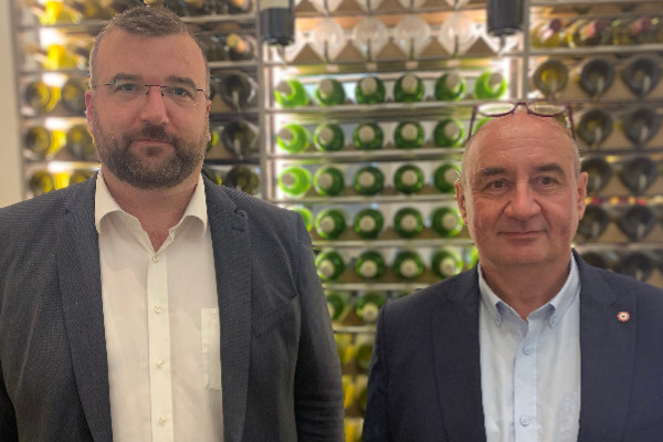 2 députés sortants croisent le fer et leurs programmes viticoles (RN et Renaissance)