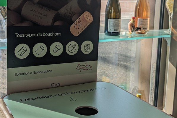 1kg de bouchons ramenés = 1 bouteille de vin offerte