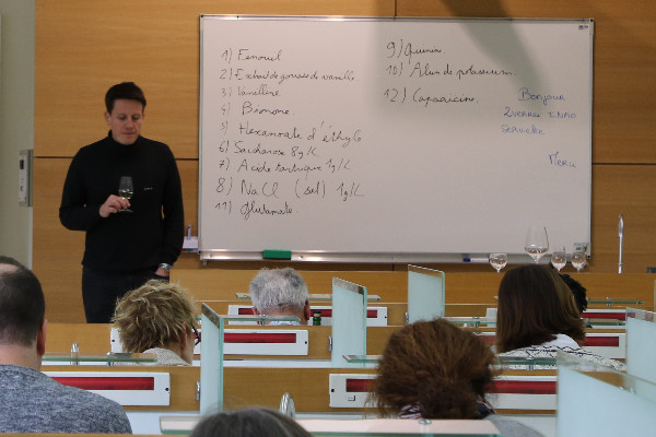 'Le dégustateur de vin parfait et doué n’existe pas', parole d’œnologue formateur