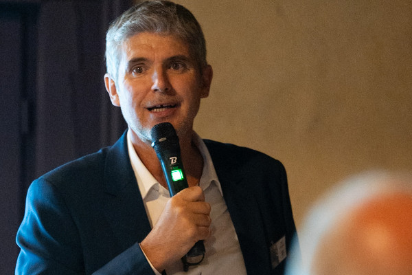 Pas de doute pour le Crédit Agricole, il faut arracher des vignes à Bordeaux