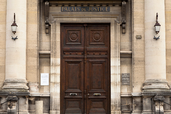 10 ans de prison et 700 000 € requis contre les sous-traitants maltraitant 57 vendangeurs