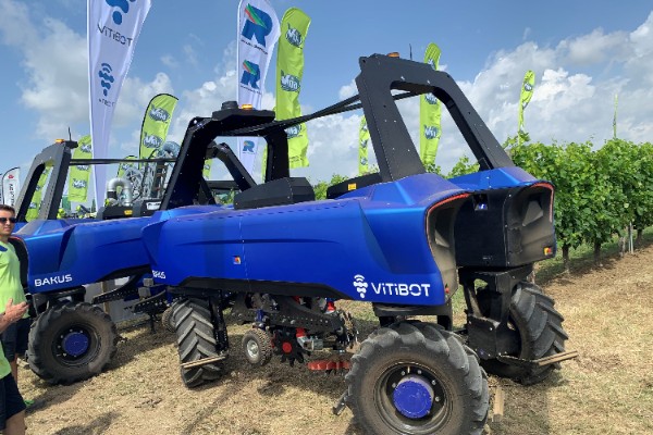 Same Deutz-Fahr met la main sur les Bakus de Vitibot