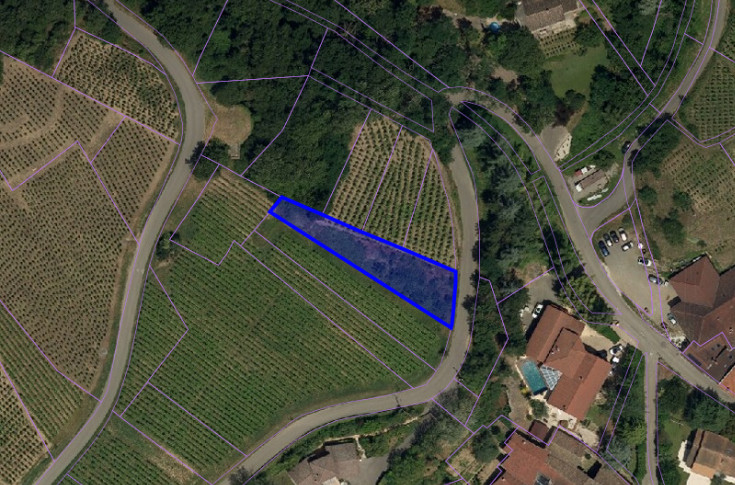 12 bouteilles de vin par an la location de 586 m² d'AOC Côte-Rôtie