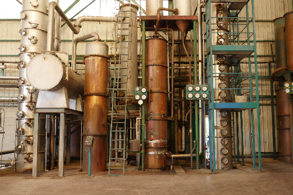 L’Union des Distilleries de Méditerranée monte jusqu’en Bourgogne, Beaujolais, Champagne…