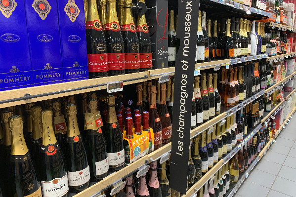 Les ventes de Champagne s'éventent, -8 % en juin