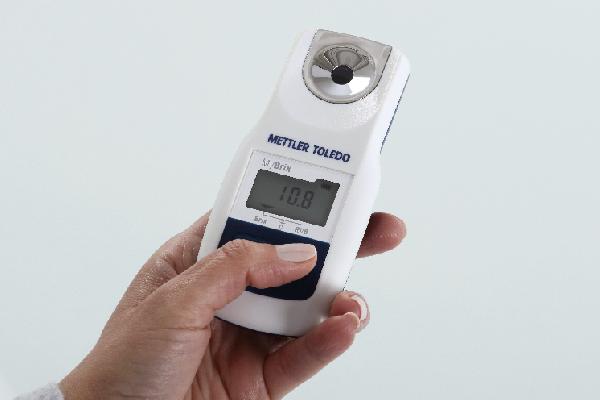 'Un résultat en deux secondes', les réfractos digitaux s’imposent pour suivre la maturité des raisins