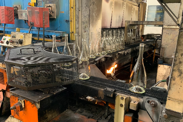 Les verriers continuent de tondre la filière vin, qui n’a plus de laine… ni de patience