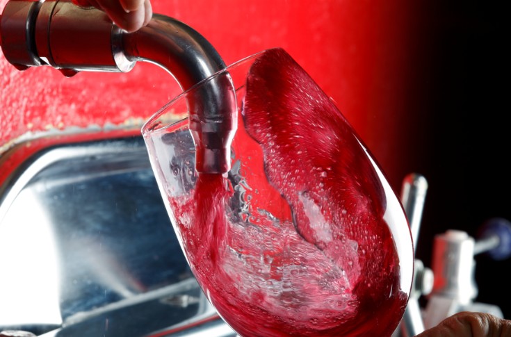 Des raisins mixés et dilués à l’eau pour des vins colorés et aromatiques