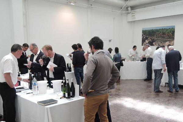 Retour promotionnel à Paris de 30 vins AOC confidentiels