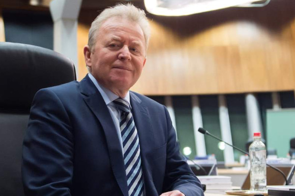 Les remèdes aux crises viticoles par le Commissaire Européen à l’Agriculture