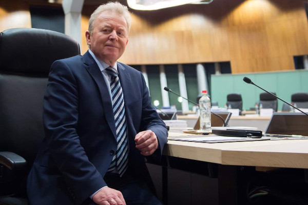 The European Commissioner for Agriculture’s remedies for the wine crisis