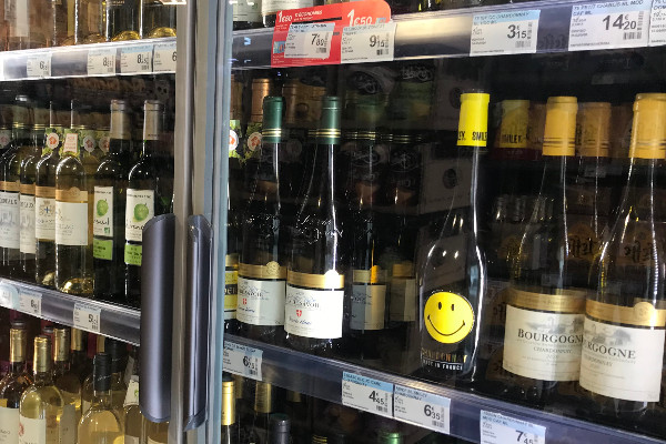 Les acheteurs de vins blancs consomment deux fois moins que ceux de vins rouges