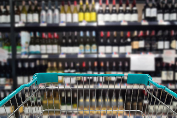 -3 mètres de linéaire de vins tranquilles, +3 pour les spiritueux, +6 pour les bières…